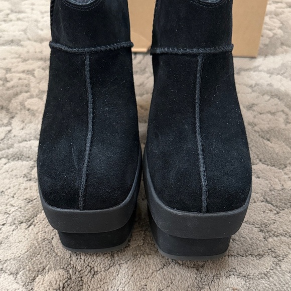 UGG Platform Boots - Picture 7 of 8